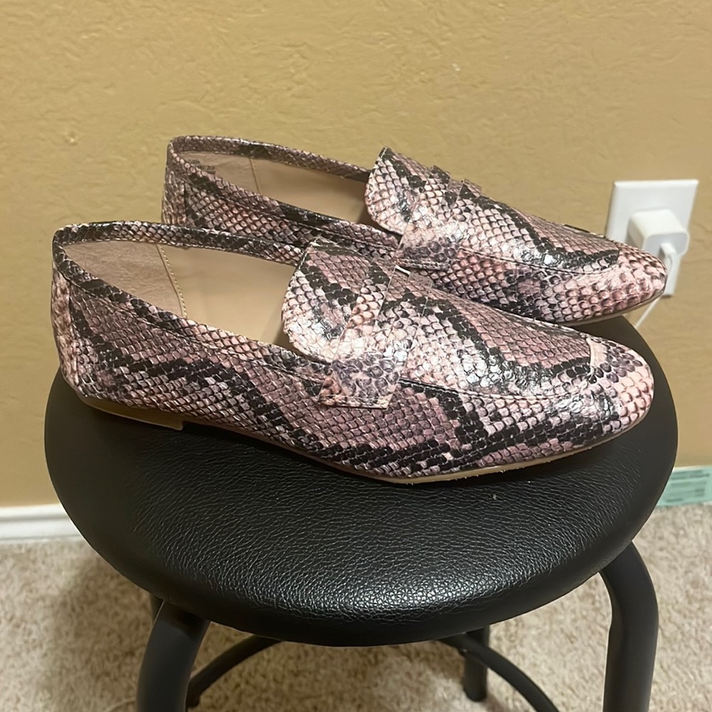 SHOE DAZZLE WOMAN LOAFERS LONG SQUARE TOE SNAKE PRINT PINK